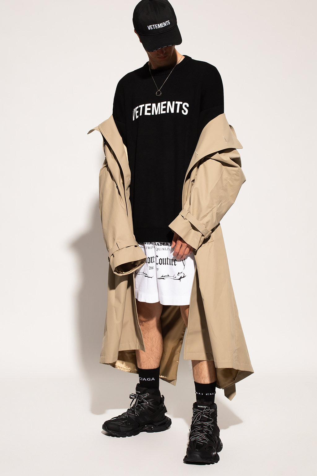 VETEMENTS Sweater with logo